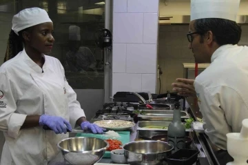 Türk mutfağı aşkı Nijeryalı Ruth’u aşçı yaptı
