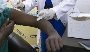 Uganda krediyle aldığı milyonlarca doz Kovid-19 aşısını çöpe attı