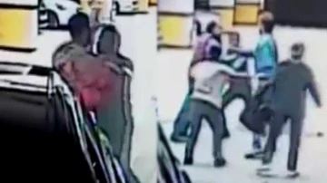 Usta sanatçı tekmeli kavgaya karıştı: Ayırmaya çalışan görevli yaralandı