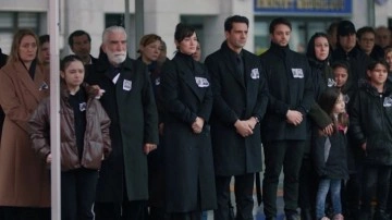 Yargı'da şehit düşen askerler için saygı duruşu: Metin Amir’in evine Türk bayrağı asıldı