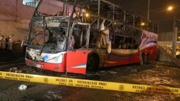 Yolcu otobüsü uçuruma devrildi: çok sayıda ölü ve yaralı
