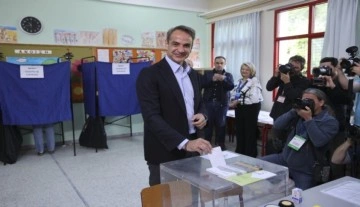 Yunanistan'da seçim: Miçotakis'in partisi önde tamamladı