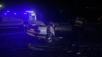 Zonguldak'ta feci bir kaza meydana geldi. Otomobil ikiye bölündü: 1 ölü, 5 yaralı
